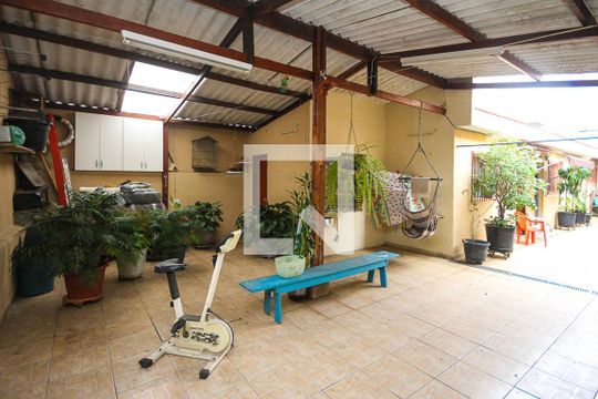Garagem de casa à venda com 2 quartos, 200m² em Vila Santa Clara, São Paulo