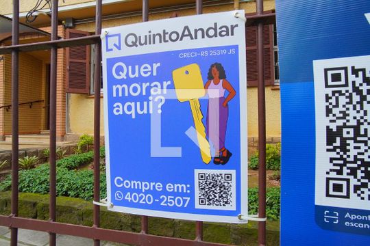 Plaquinha de apartamento à venda com 3 quartos, 109m² em Petrópolis, Porto Alegre