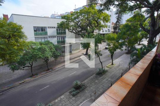 Varanda - Vista de apartamento à venda com 3 quartos, 109m² em Petrópolis, Porto Alegre