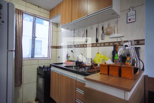 Cozinha de apartamento à venda com 2 quartos, 48m² em Jardim Leopoldina, Porto Alegre