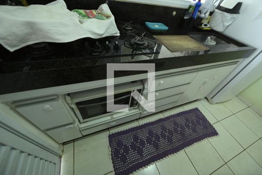 Cozinha de casa de condomínio à venda com 2 quartos, 55m² em Jardim Gardênia, Goiânia