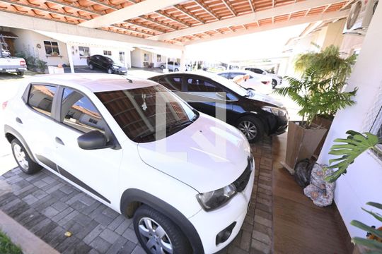 Garagem de casa de condomínio à venda com 2 quartos, 55m² em Jardim Gardênia, Goiânia