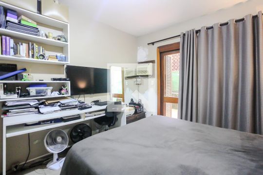 Quarto de apartamento à venda com 1 quarto, 78m² em Auxiliadora, Porto Alegre