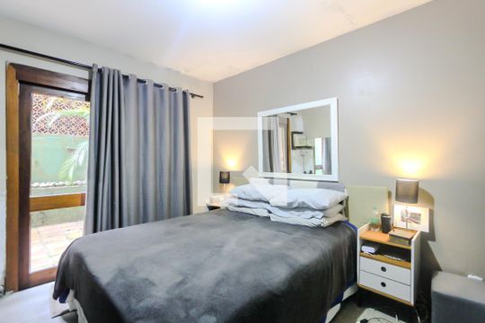 Quarto de apartamento à venda com 1 quarto, 78m² em Auxiliadora, Porto Alegre