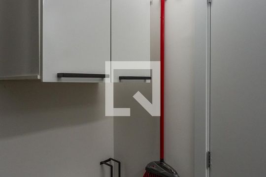 Banheiro de apartamento para alugar com 1 quarto, 25m² em Auxiliadora, Porto Alegre