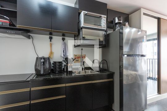 Cozinha de apartamento para alugar com 1 quarto, 25m² em Auxiliadora, Porto Alegre