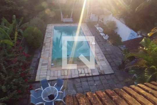 Casa à venda com 5 quartos, 300m² em Itaipu, Niterói