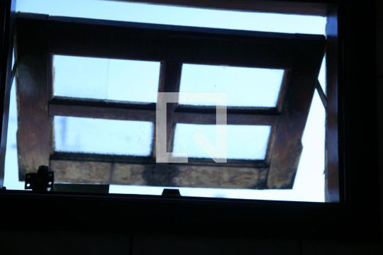 Banheiro da suíte (casa 2) de casa para alugar com 3 quartos, 120m² em Santa Terezinha, São Bernardo do Campo