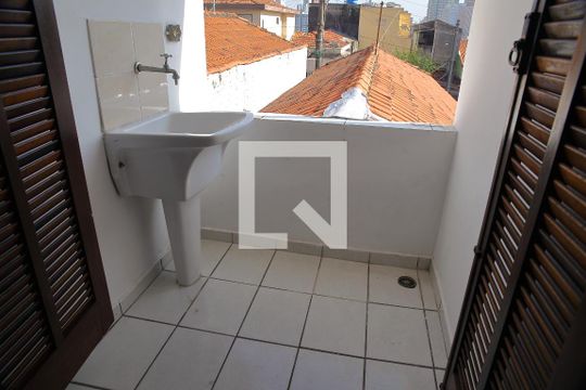 Varanda da Suíte /Área de serviço casa 2 de casa para alugar com 3 quartos, 120m² em Santa Terezinha, São Bernardo do Campo