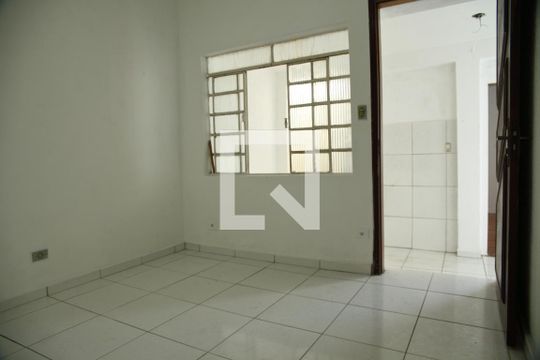 Quarto (casa2) de casa à venda com 3 quartos, 120m² em Santa Terezinha, São Bernardo do Campo