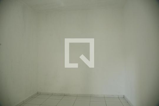 Quarto (casa2) de casa à venda com 3 quartos, 120m² em Santa Terezinha, São Bernardo do Campo