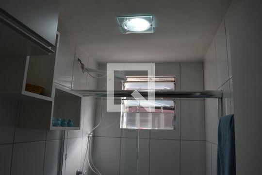 Banheiro de apartamento à venda com 2 quartos, 45m² em Chacaras Reunidas Santa Terezinha, Contagem