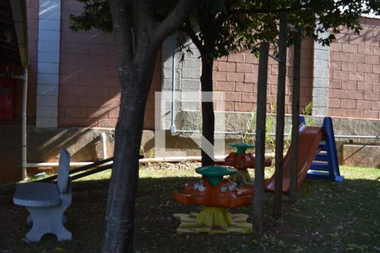 Fachada de apartamento à venda com 2 quartos, 45m² em Chacaras Reunidas Santa Terezinha, Contagem