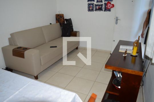 Sala  de apartamento à venda com 2 quartos, 45m² em Chacaras Reunidas Santa Terezinha, Contagem
