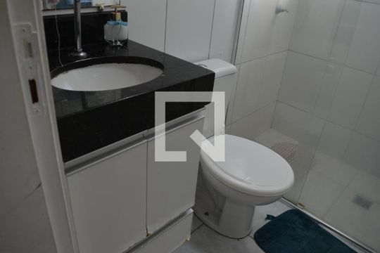 Banheiro de apartamento à venda com 2 quartos, 45m² em Chacaras Reunidas Santa Terezinha, Contagem