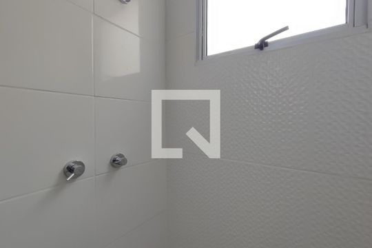 Banheiro de apartamento para alugar com 2 quartos, 44m² em Parque Industrial, Campinas