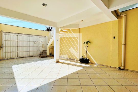 Garagem de casa à venda com 5 quartos, 237m² em Jardim Santa Clara, Guarulhos