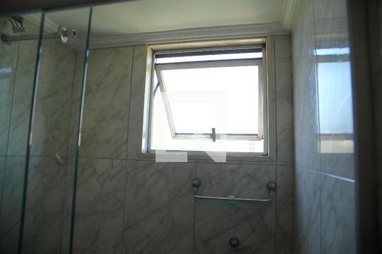 Banheiro de apartamento para alugar com 2 quartos, 66m² em Ferrazópolis, São Bernardo do Campo
