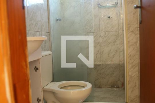 Banheiro de apartamento para alugar com 2 quartos, 66m² em Ferrazópolis, São Bernardo do Campo