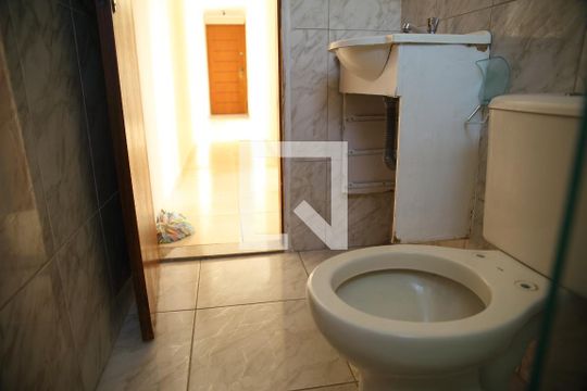 Banheiro de apartamento para alugar com 2 quartos, 66m² em Ferrazópolis, São Bernardo do Campo