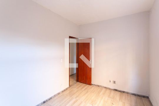 Suíte de casa à venda com 7 quartos, 250m² em Santa Monica, Belo Horizonte