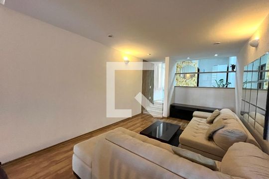 Sala de casa à venda com 6 quartos, 600m² em Jabaquara, São Paulo