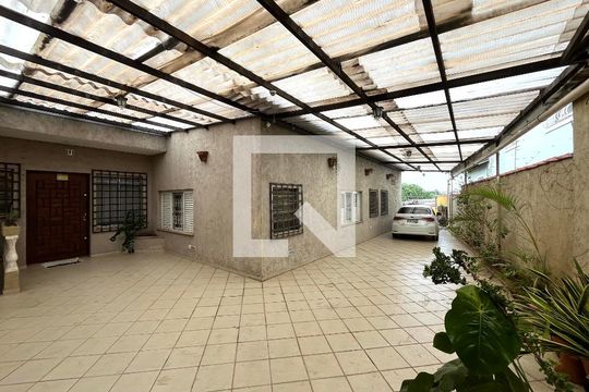 Garagem de casa à venda com 6 quartos, 600m² em Jabaquara, São Paulo