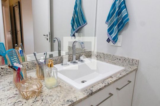 Banheiro da Suíte 1 de apartamento à venda com 3 quartos, 133m² em Parque Reboucas, São Paulo