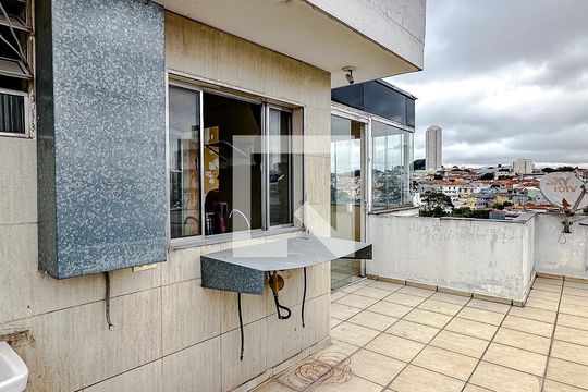 Área de Serviço de kitnet/studio para alugar com 1 quarto, 45m² em Vila Canero, São Paulo