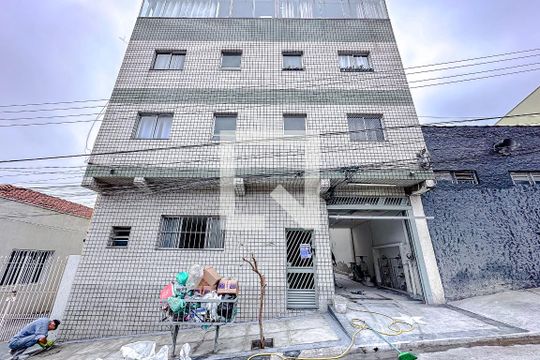 Fachada de kitnet/studio para alugar com 1 quarto, 45m² em Vila Canero, São Paulo