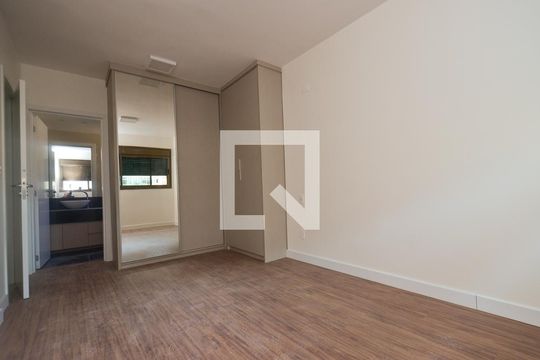 Suite1 de apartamento à venda com 2 quartos, 60m² em Lourdes, Belo Horizonte