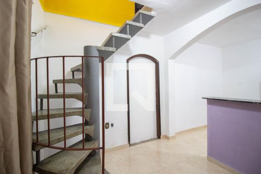Sala de casa à venda com 1 quarto, 45m² em Parque Paineiras, São Paulo
