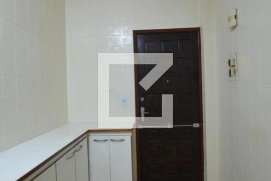 Cozinha de apartamento para alugar com 3 quartos, 70m² em Vista Alegre, Rio de Janeiro