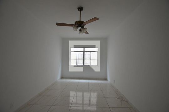 Apartamento para alugar com 3 quartos, 70m² em Vista Alegre, Rio de Janeiro