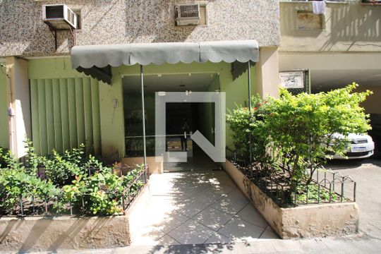 Área comum de apartamento para alugar com 2 quartos, 49m² em Tomás Coelho, Rio de Janeiro
