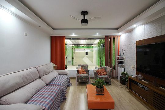Sala de casa para alugar com 4 quartos, 244m² em Vila Lusitânia, São Bernardo do Campo
