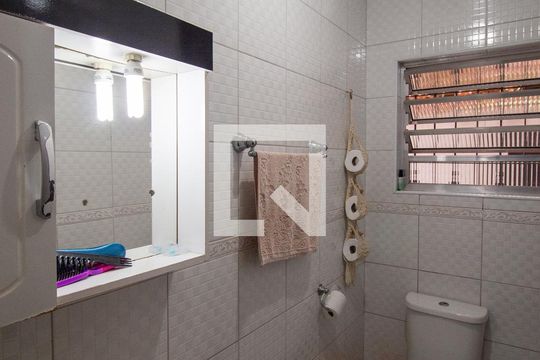 Banheiro de casa à venda com 3 quartos, 170m² em Cidade Antônio Estevão de Carvalho, São Paulo