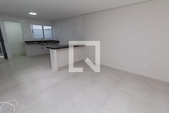 Casa para alugar com 2 quartos, 47m² em Vila Nhocune, São Paulo