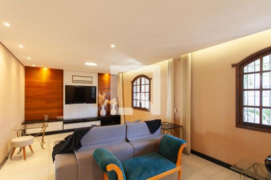 Casa à venda com 4 quartos, 302m² em Santa Monica, Belo Horizonte