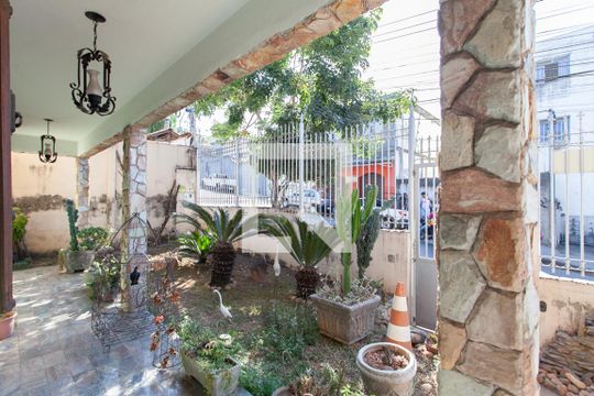 Jardim de casa à venda com 4 quartos, 302m² em Santa Monica, Belo Horizonte