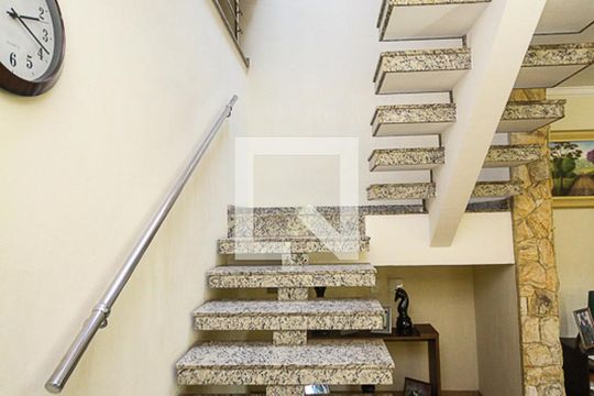Escada de casa à venda com 3 quartos, 510m² em Vila Santa Clara, São Paulo