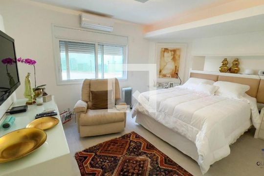 Casa à venda com 3 quartos, 421m² em Jardim Leonor, São Paulo