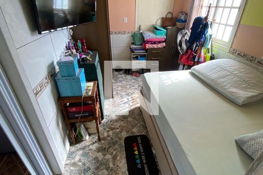 Quarto de casa à venda com 3 quartos, 300m² em Rubem Berta, Porto Alegre