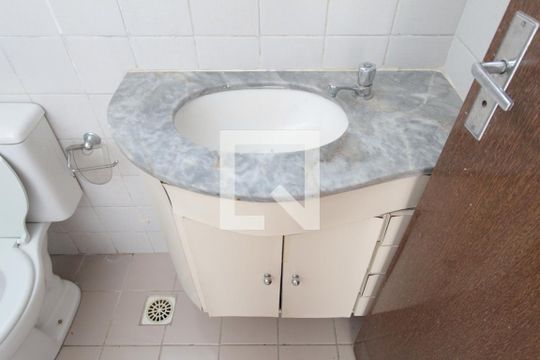 Banheiro de apartamento à venda com 2 quartos, 55m² em Santa Monica, Belo Horizonte