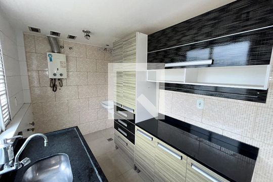 Cozinha de apartamento para alugar com 2 quartos, 46m² em Vicente de Carvalho, Rio de Janeiro