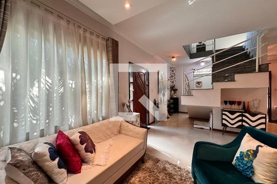 Sala de casa à venda com 3 quartos, 140m² em Utinga, Santo André