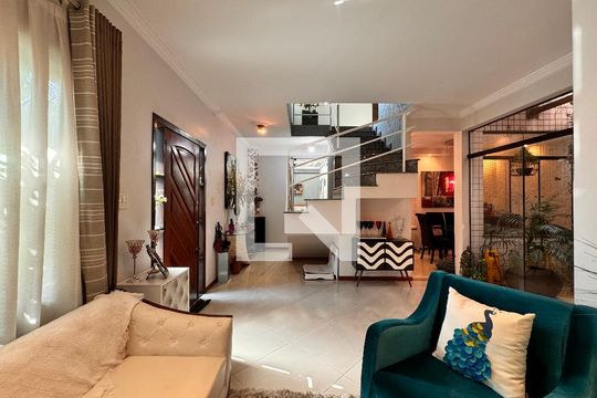 Sala de TV de casa à venda com 3 quartos, 140m² em Utinga, Santo André