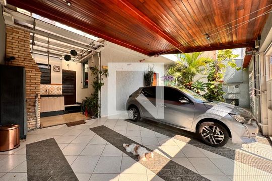 Garagem de casa à venda com 3 quartos, 140m² em Utinga, Santo André