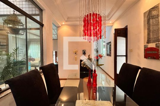 Sala de Jantar de casa à venda com 3 quartos, 140m² em Utinga, Santo André