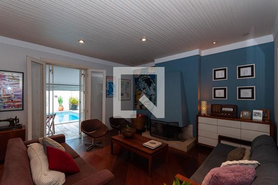 Casa à venda com 4 quartos, 290m² em Vila Romana, São Paulo